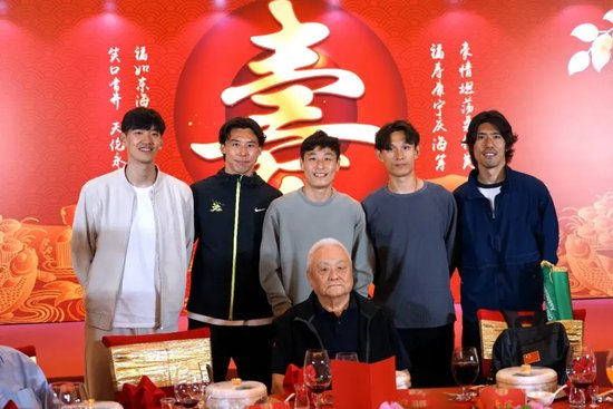 因为我们有一流的服务和丰厚的彩金礼包.。介绍图片